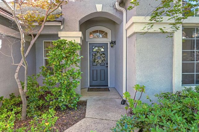 2416 Konvalin Oaks Ln, Carmichael, CA 95608