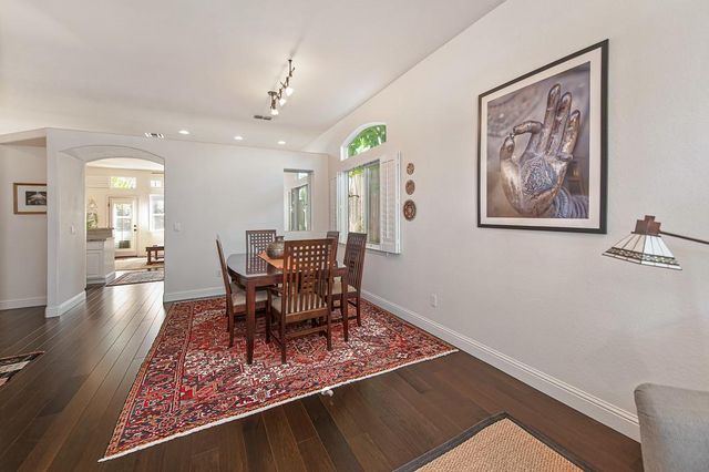 2416 Konvalin Oaks Ln, Carmichael, CA 95608