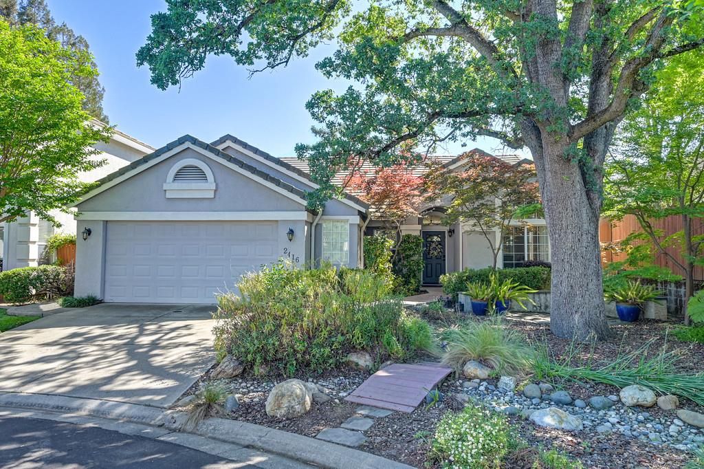 2416 Konvalin Oaks Ln, Carmichael, CA 95608