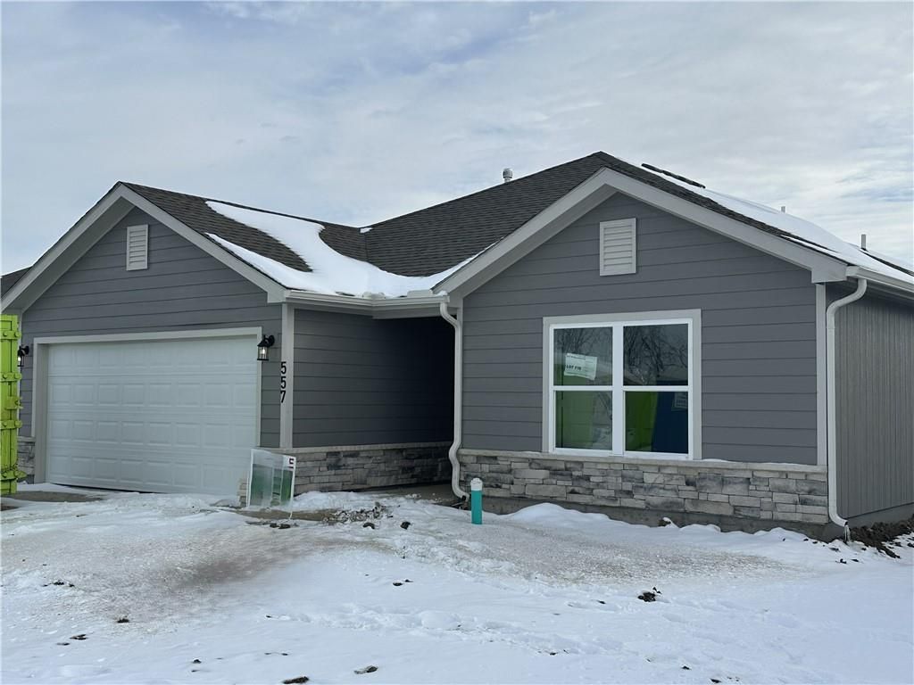 557 W Bluebird Street, Gardner, KS 66030