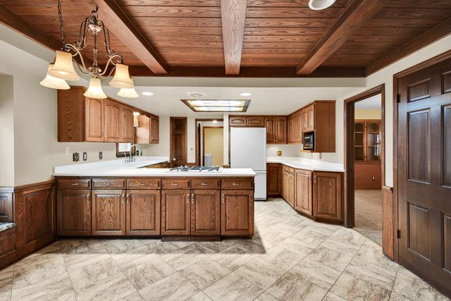 2550 Harmony CIRCLE, Brookfield, WI 53045