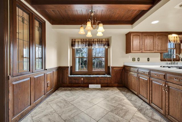2550 Harmony CIRCLE, Brookfield, WI 53045