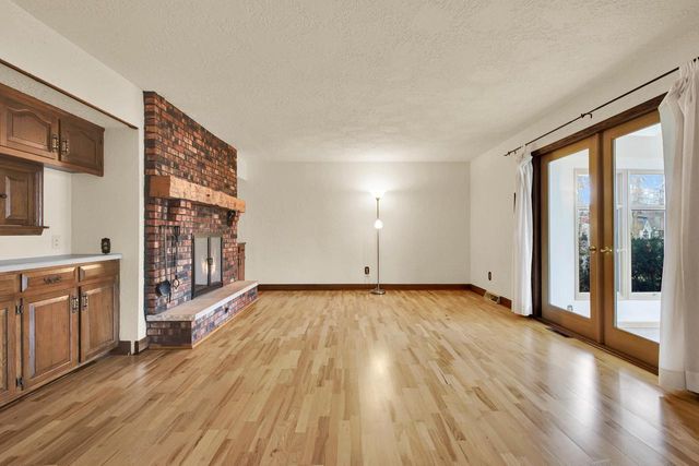 2550 Harmony CIRCLE, Brookfield, WI 53045