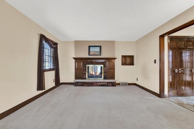 2550 Harmony CIRCLE, Brookfield, WI 53045