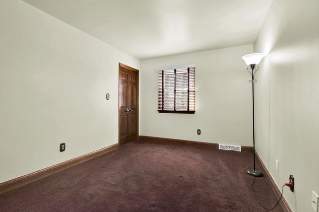 2550 Harmony CIRCLE, Brookfield, WI 53045