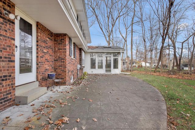 2550 Harmony CIRCLE, Brookfield, WI 53045