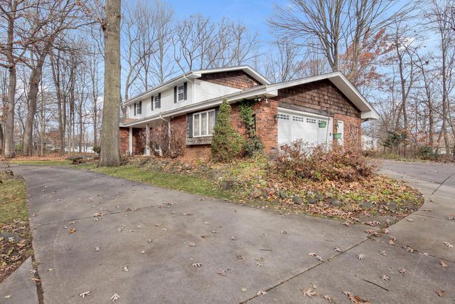 2550 Harmony CIRCLE, Brookfield, WI 53045