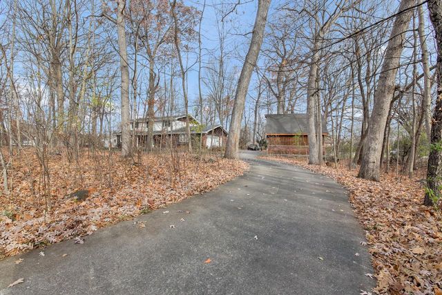 2550 Harmony CIRCLE, Brookfield, WI 53045