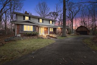 2550 Harmony CIRCLE, Brookfield, WI 53045