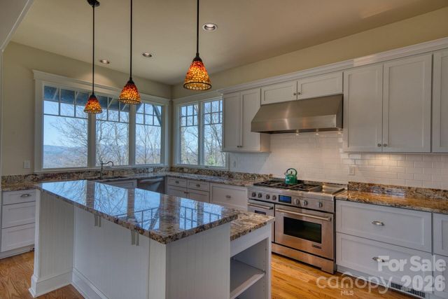 192 Woodruff Lane, Black Mountain, NC 28711