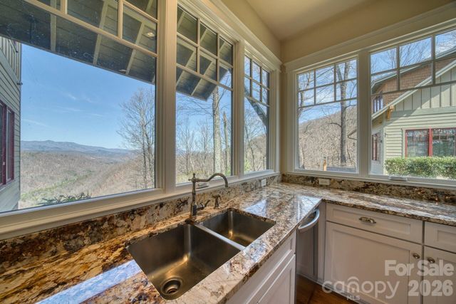 192 Woodruff Lane, Black Mountain, NC 28711