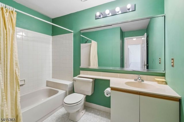 17 Mews Ln, South Orange Village Twp., NJ 07079