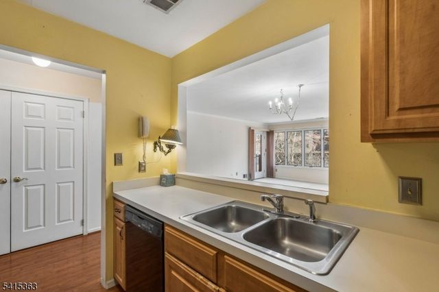 17 Mews Ln, South Orange Village Twp., NJ 07079