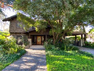 845 N Indian Hill, Claremont, CA 91711