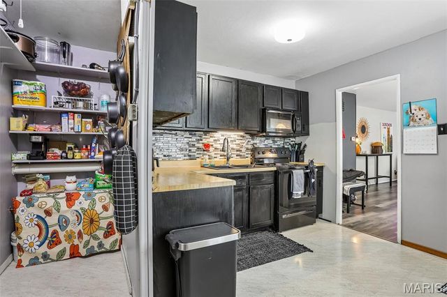 452 S 6th Street, Caseyville, IL 62232
