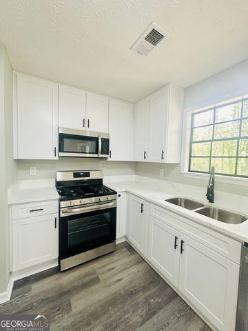 70 Darwin Drive, Jonesboro, GA 30238