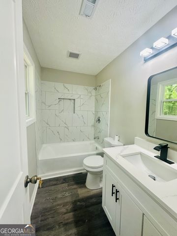 70 Darwin Drive, Jonesboro, GA 30238