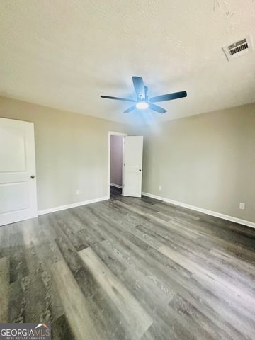 70 Darwin Drive, Jonesboro, GA 30238