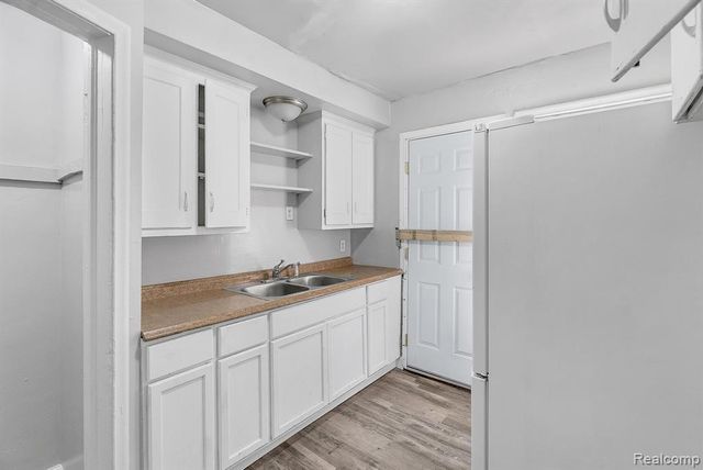 12702 Kelly Road, Detroit, MI 48224