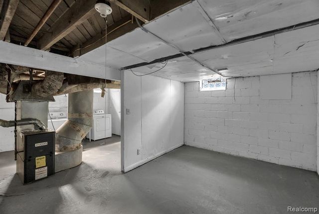 12702 Kelly Road, Detroit, MI 48224