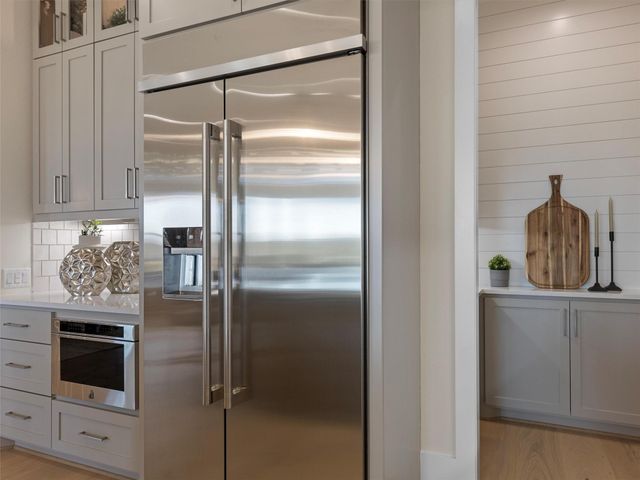 151 Moonlight Drive, Smithville, TX 78957