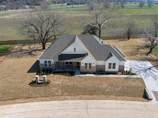 151 Moonlight Drive, Smithville, TX 78957