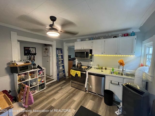 209 Mineral Street, Grand Ledge, MI 48837