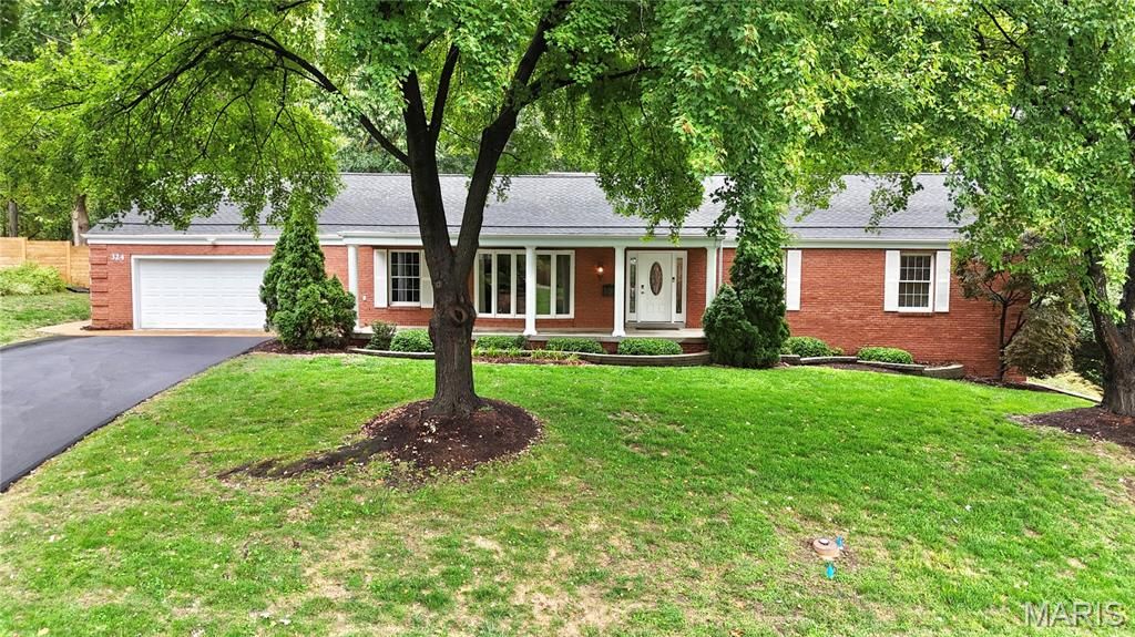 324 N Powder Mill Road, Belleville, IL 62223