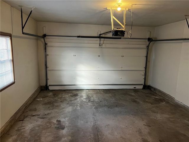 8216 Grand Avenue, Kansas City, MO 64114