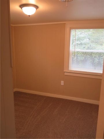 8216 Grand Avenue, Kansas City, MO 64114