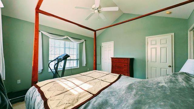 2913 Lake Pointe Drive, Valparaiso, IN 46383