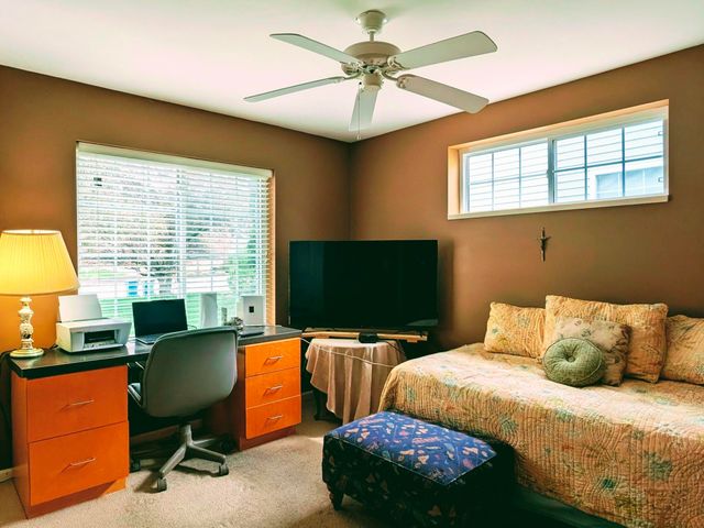 2913 Lake Pointe Drive, Valparaiso, IN 46383