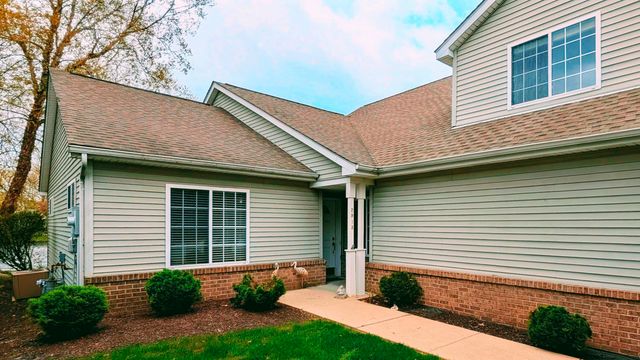 2913 Lake Pointe Drive, Valparaiso, IN 46383