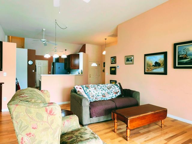2913 Lake Pointe Drive, Valparaiso, IN 46383