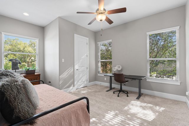 104 Highland Spring LN, Georgetown, TX 78633