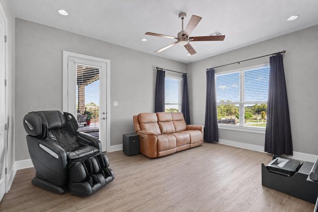 104 Highland Spring LN, Georgetown, TX 78633