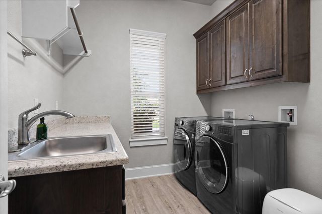 104 Highland Spring LN, Georgetown, TX 78633