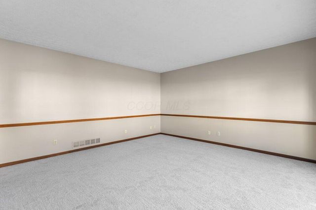 5684 Hillcoat Drive, Hilliard, OH 43026