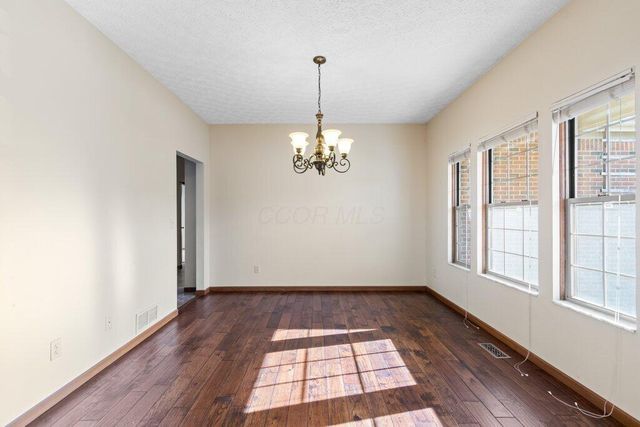 5684 Hillcoat Drive, Hilliard, OH 43026