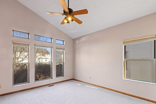 5684 Hillcoat Drive, Hilliard, OH 43026