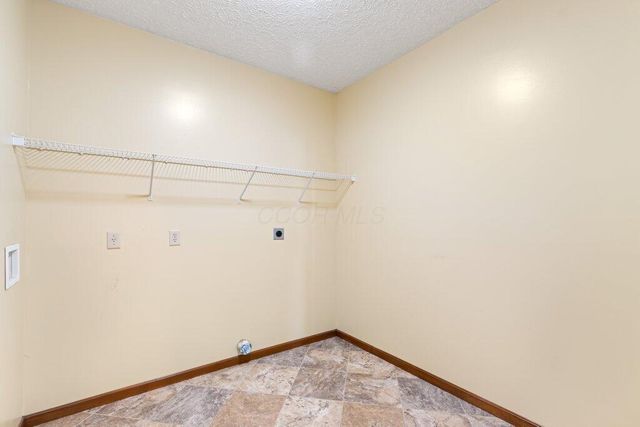 5684 Hillcoat Drive, Hilliard, OH 43026