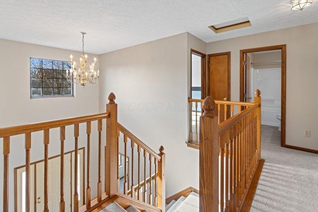 5684 Hillcoat Drive, Hilliard, OH 43026