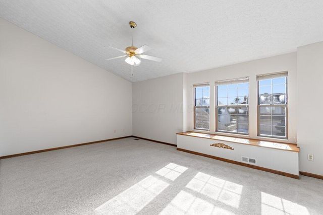 5684 Hillcoat Drive, Hilliard, OH 43026