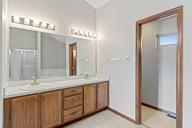 5684 Hillcoat Drive, Hilliard, OH 43026