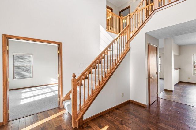 5684 Hillcoat Drive, Hilliard, OH 43026