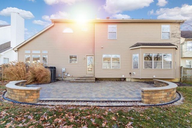 5684 Hillcoat Drive, Hilliard, OH 43026