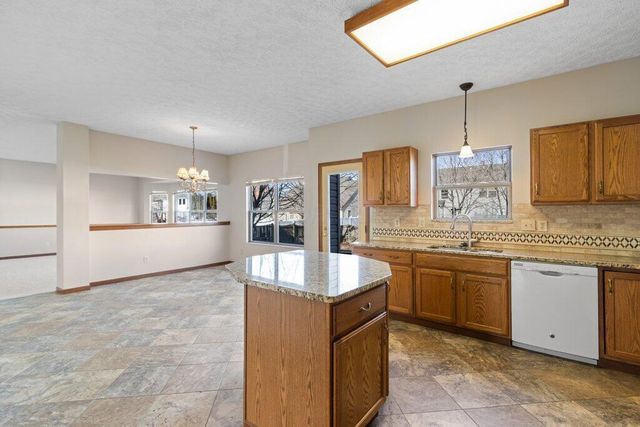 5684 Hillcoat Drive, Hilliard, OH 43026