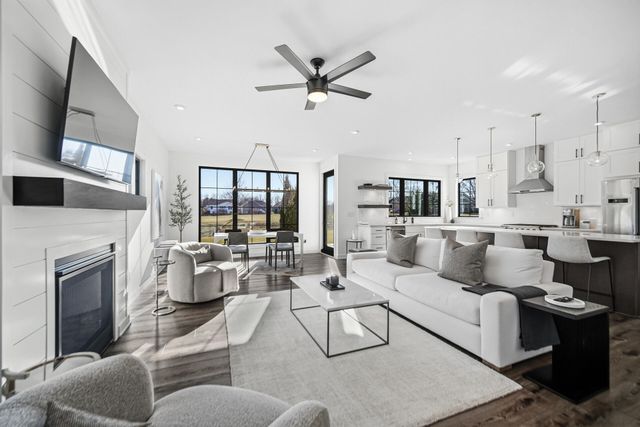 306 W Prairie Lane, Valparaiso, IN 46385