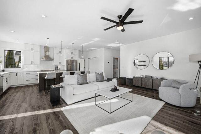 306 W Prairie Lane, Valparaiso, IN 46385