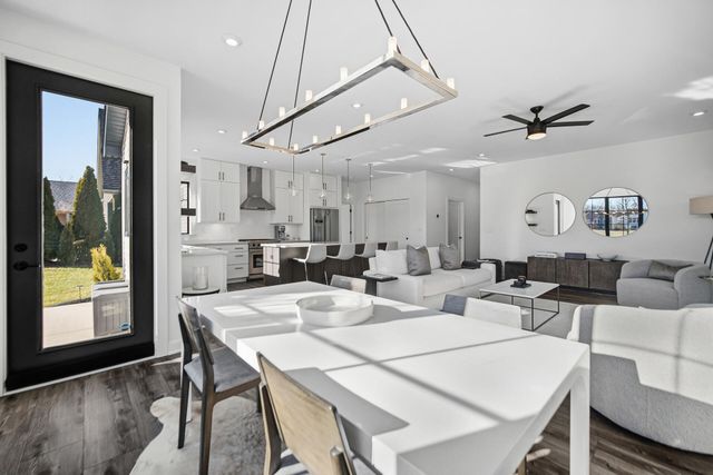 306 W Prairie Lane, Valparaiso, IN 46385